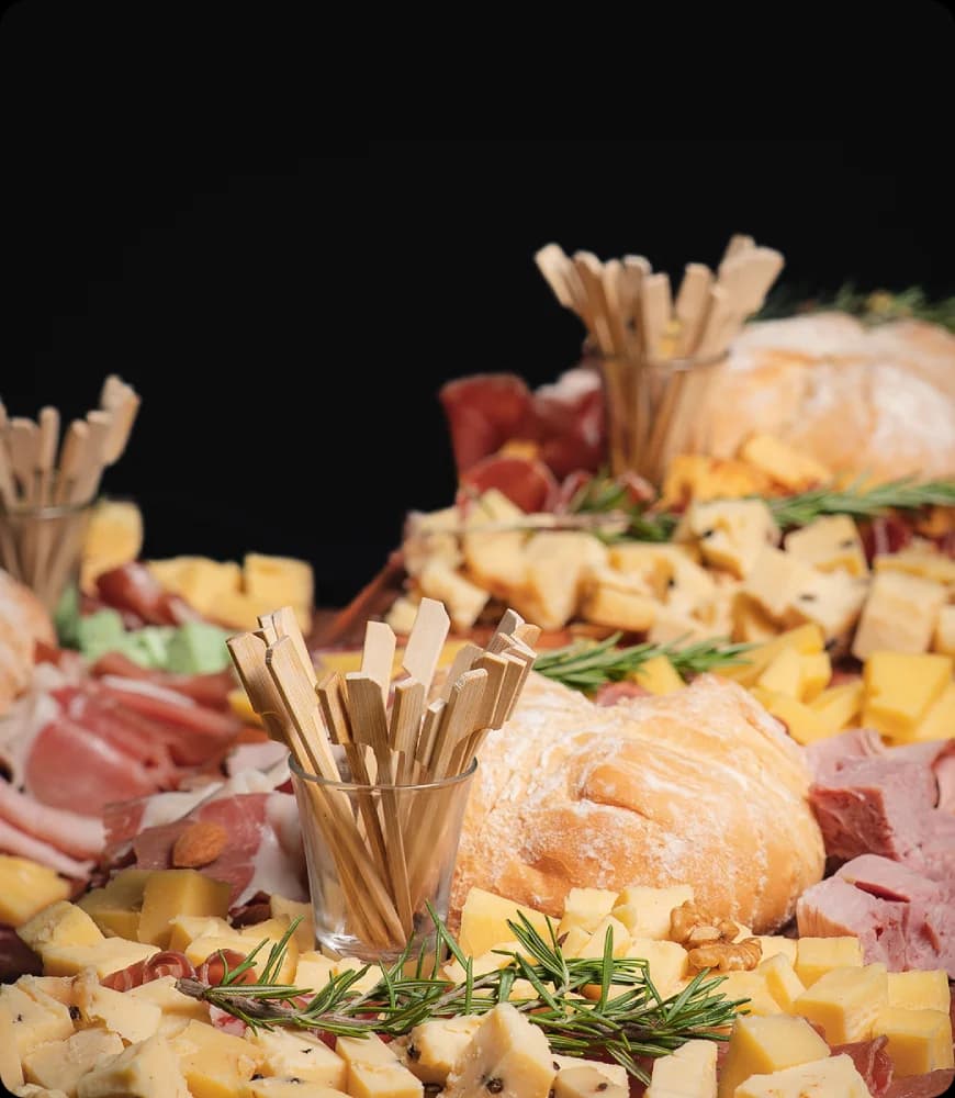 Detalle de vajilla y mantelería