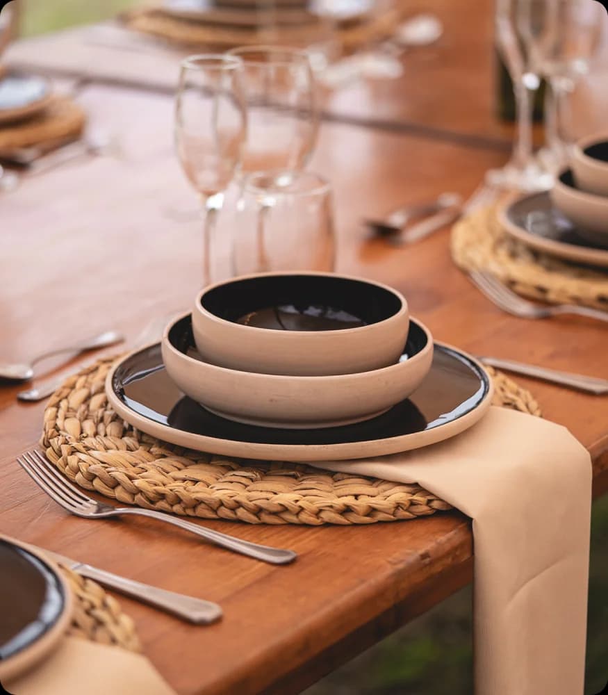 Bodegón de utensilios y servilletas