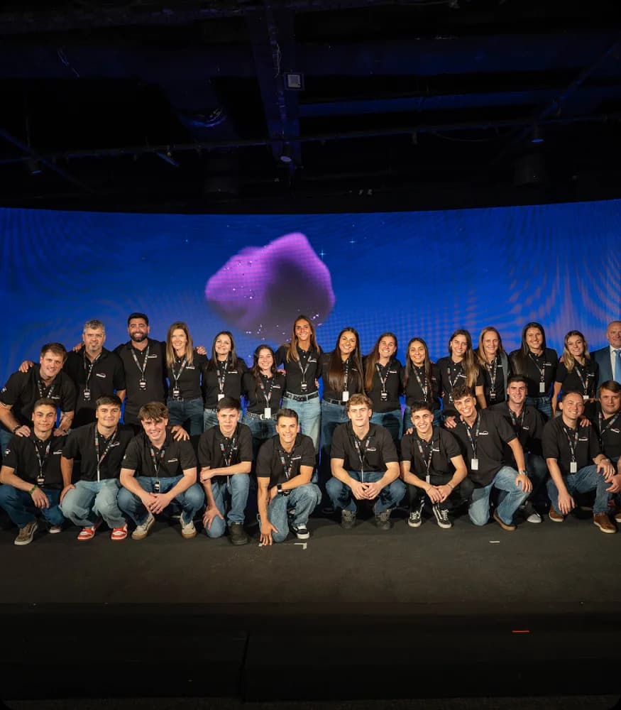 Producto Fifteens con fondo rosa saturado