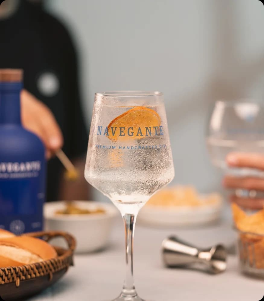 Escena de servicio con copa balón